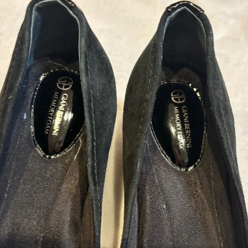 Giani Bernini Black Suede Wedge Pumps Memory Foam 8.5W